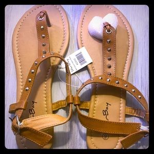 Nwt size 9 brown sandals